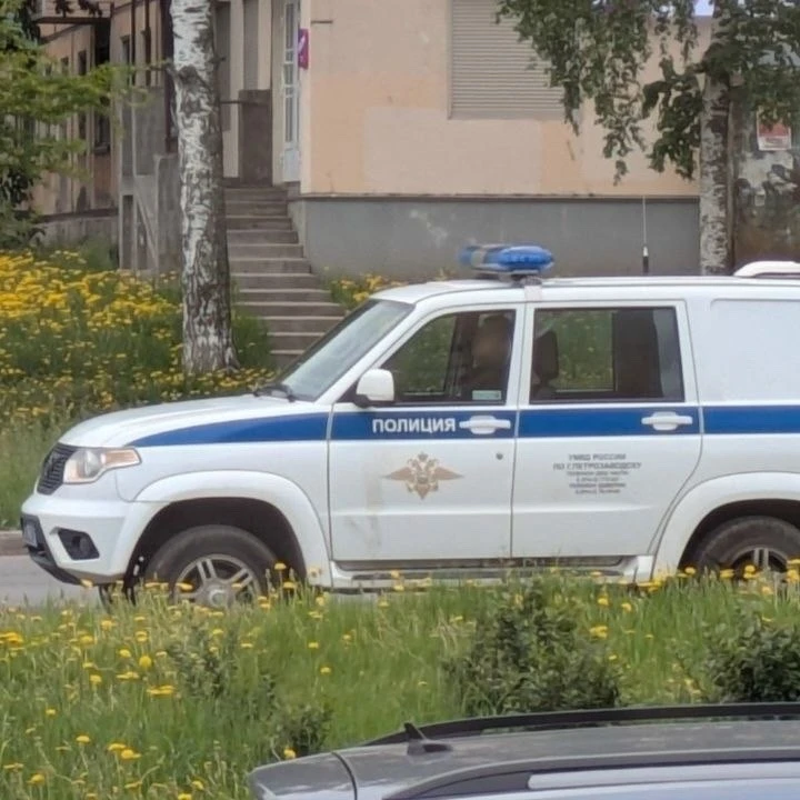 В квартире на улице Мурманской в Петрозаводске найдены два трупа. 

Тела принадлежали двум мужчинам 