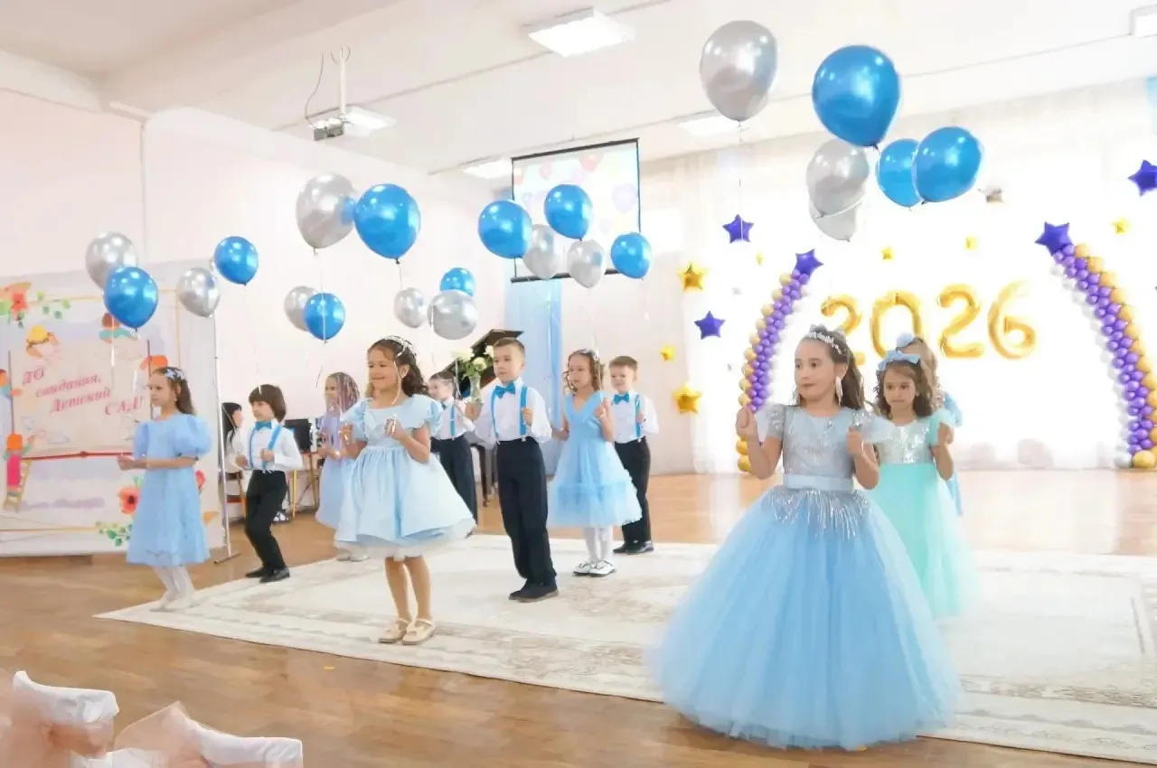 👗👔 Вот и прошли самые трогательные, утренники в детском саду- ВЫПУСКНЫЕ БАЛЫ, символ окончания пре