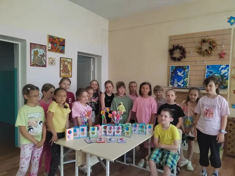 Сегодня в нашем пришкольном лагере случился настоящий творческий взрыв! Второй отряд провёл очень ак