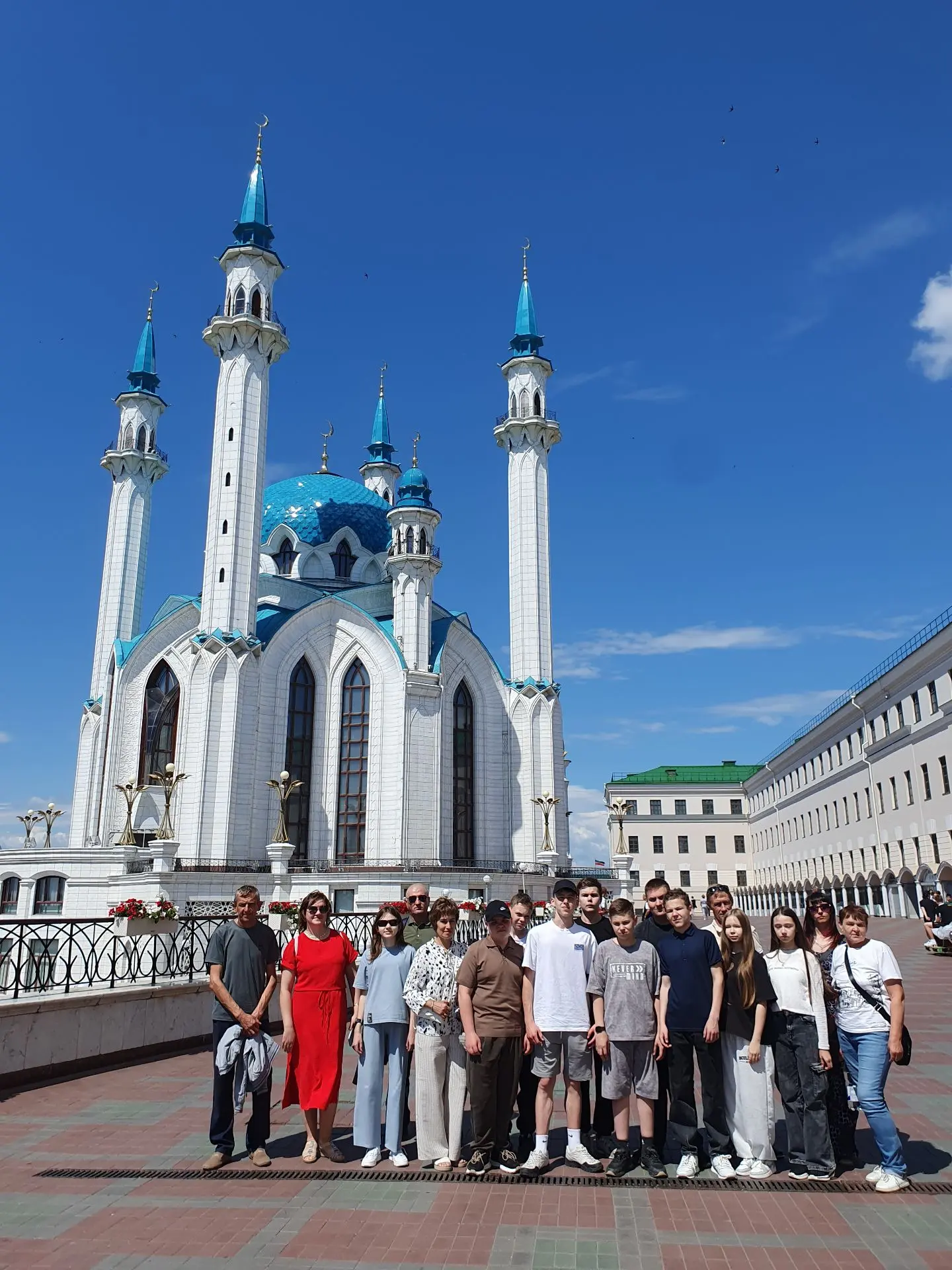 8 июня состоялась экскурсионная поездка в г. Казань с учащимися 9А классов, родителями и советником 