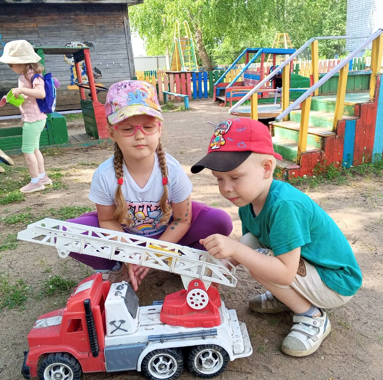 Большое спасибо ВСЕМ родителям группы 'Звоночки" , кто принял участие в общем деле, в наполнении пес