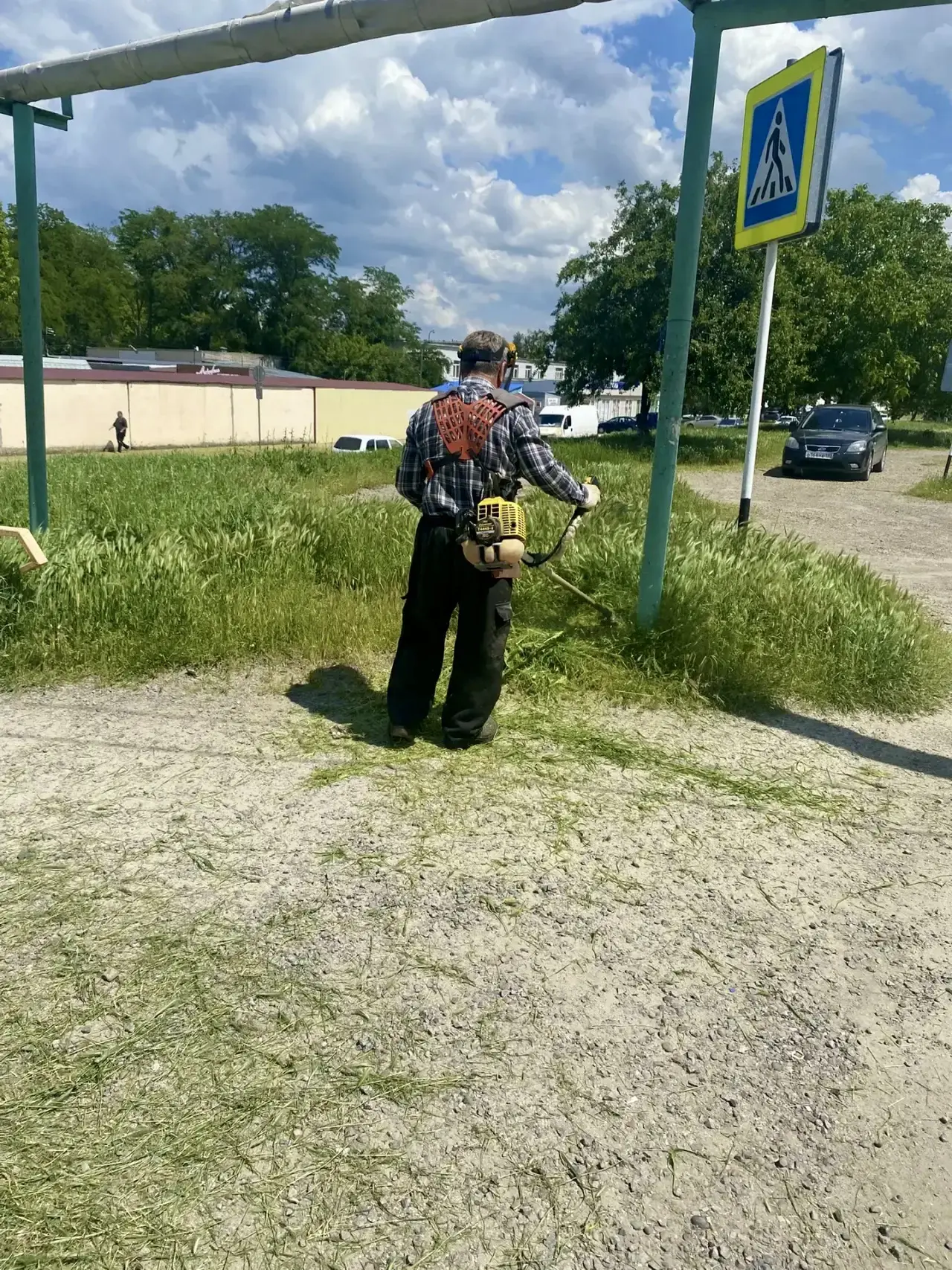 🚜 Новости благоустройства Красносельского городского поселения!

Рабочие МКУ «УОД ОМСУ и МУ Краснос