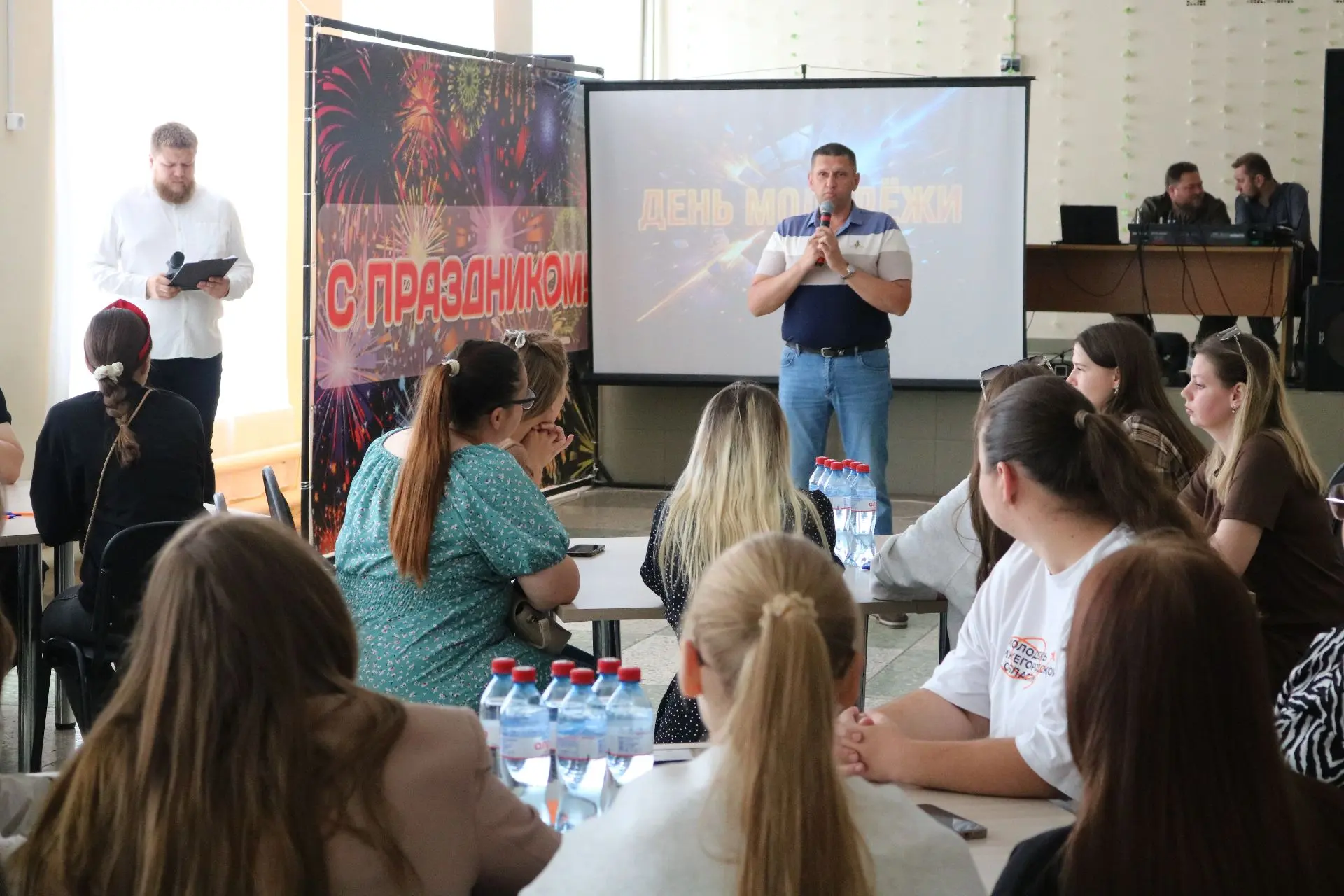 📌Сегодня, в День молодёжи, я с удовольствием дал старт интеллектуальному квизу «Ритм нового поколен