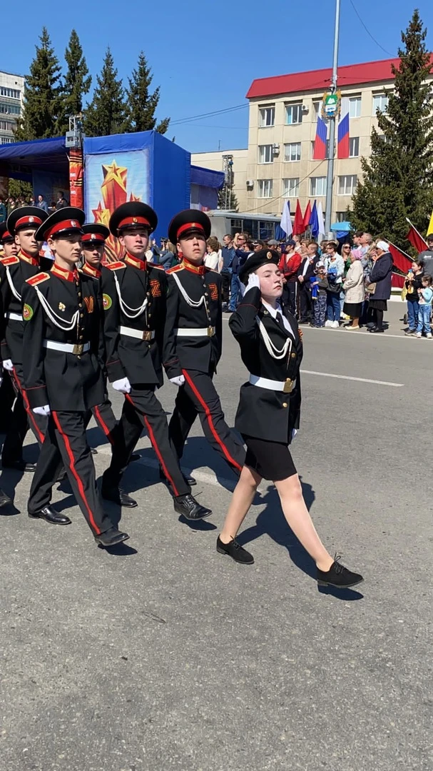 Уважаемые родители и будущие кадеты!

ГБОУ "Губернаторская Шадринская кадетская школа-интернат" откр