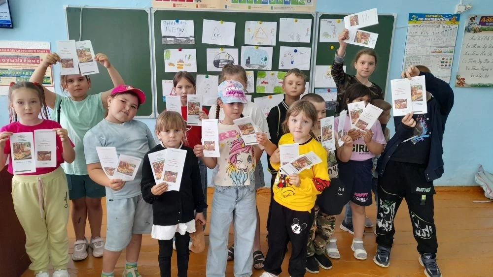 🌞 День 2: «Путешествие в страну Витаминия»

Наше летнее приключение продолжается! Сегодня ребята от
