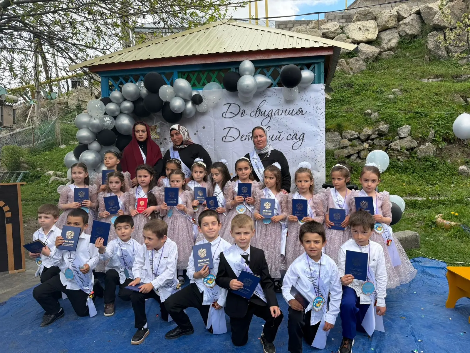 Выпускной утренник в МКДОУ «Детский сад «Орленок» с.Гагатли: начало пути в большой мир знаний.

Сего