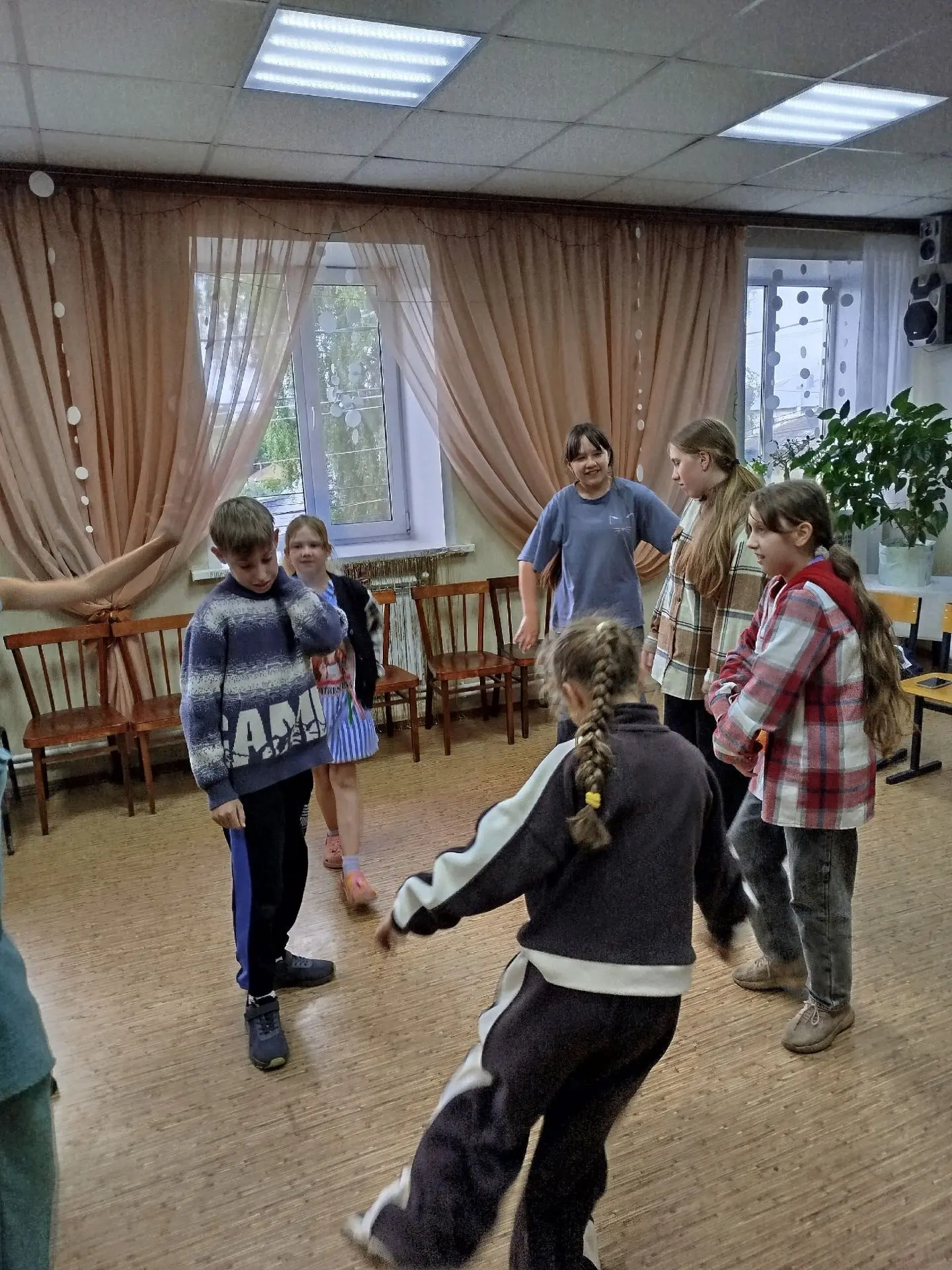 Несмотря на ненастную погоду, специалисты ОГБУ «Судиславский КЦСОН» провели игровую программу «Рада 