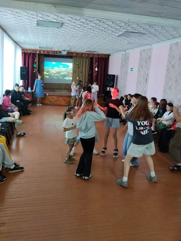🎶 БЫЛО ЖАРКО! 🔥 18 июня в МКУК "Новосанжаровский КДЦ" гремела детская дискотека «ЗАРЯЖАЙ РИТМ»!

С