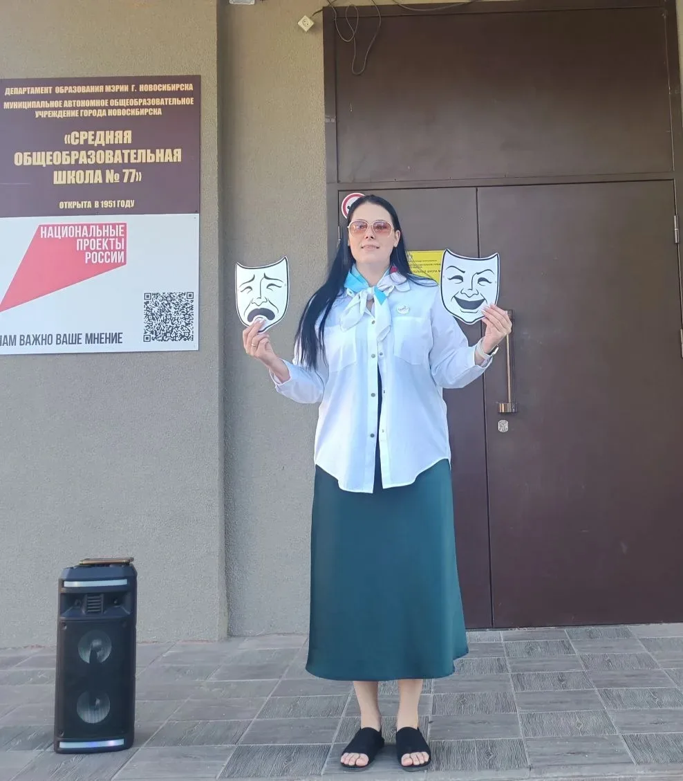 А сегодня в нашем лагере театральный день!С самого утра ребята получили заряд весёлого настроения-по