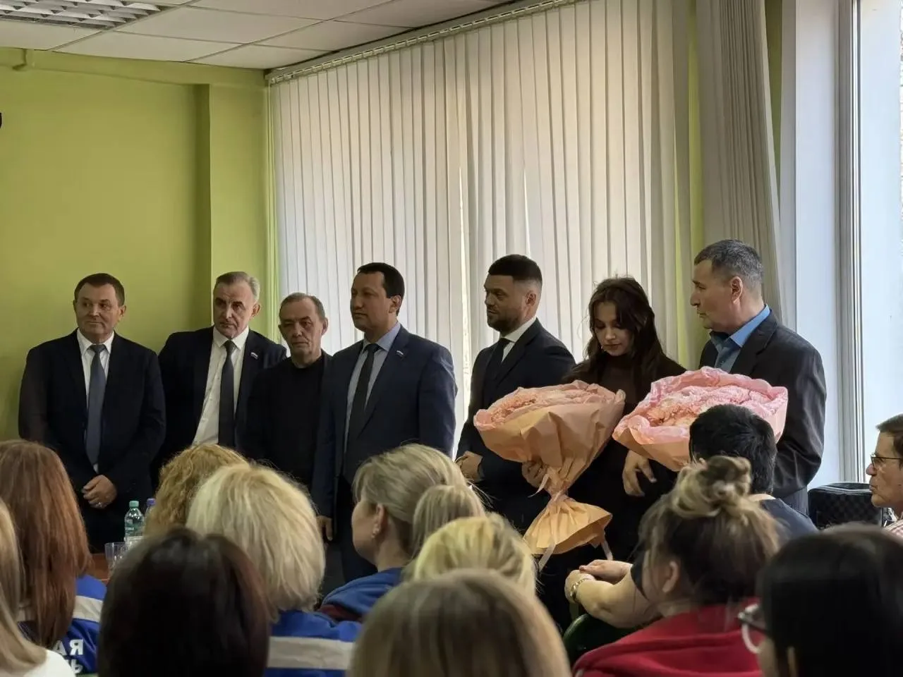 Сегодня в отделении «Скорой медицинской помощи» ОГАУЗ «Ангарская городская больница» поздравили колл