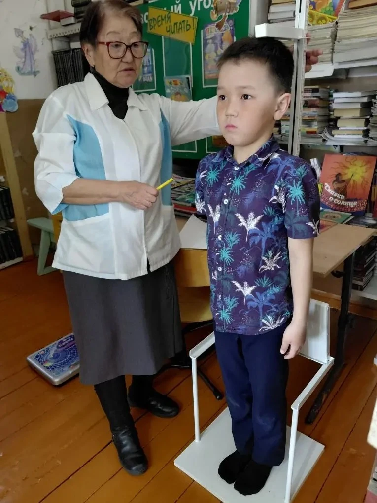 🏥 Бүгүн оскуолабытыгар — Доруобуйа күнэ!

Бу чэппиэргэ оскуолабыт медигэ үөрэнээччилэргэ олус туһал