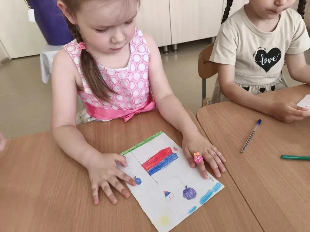 «День России в нашем детском саду»

В преддверии праздника Дня России в нашем детском саду прошло те