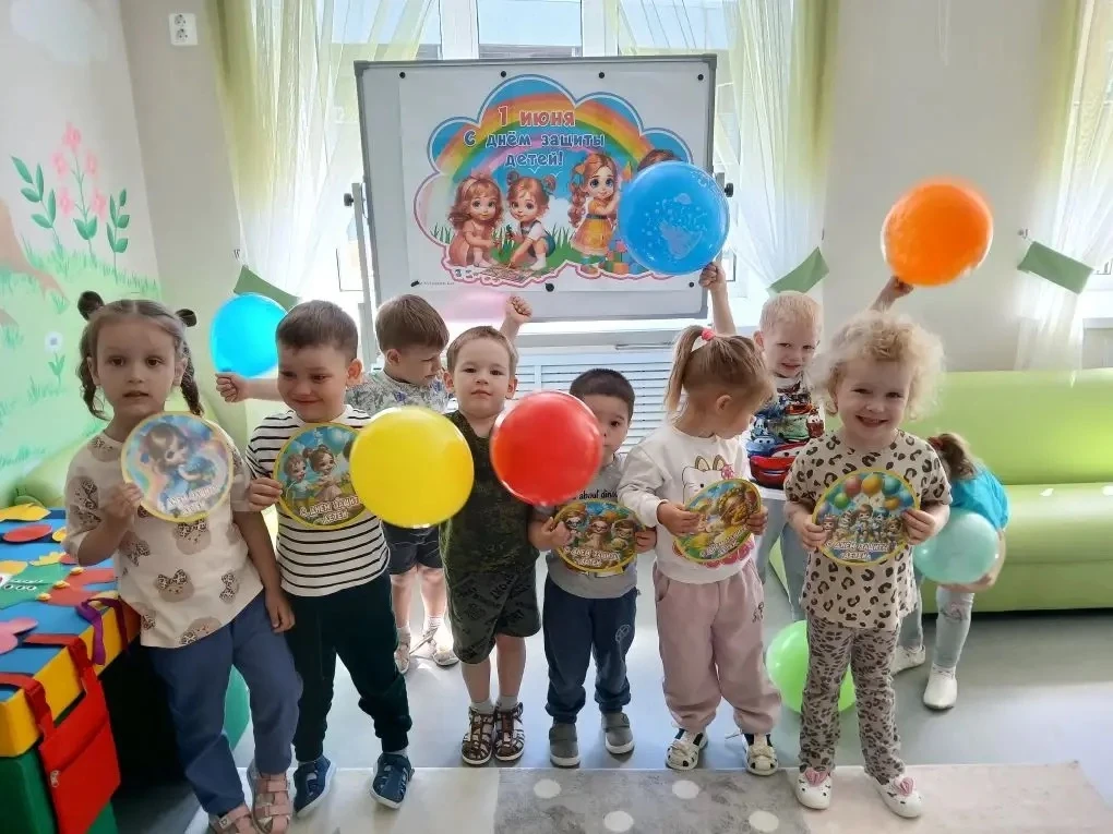 Радостно, звонко, тепло и красочно прошел главный праздник детства -День защиты детей. Мы постаралис