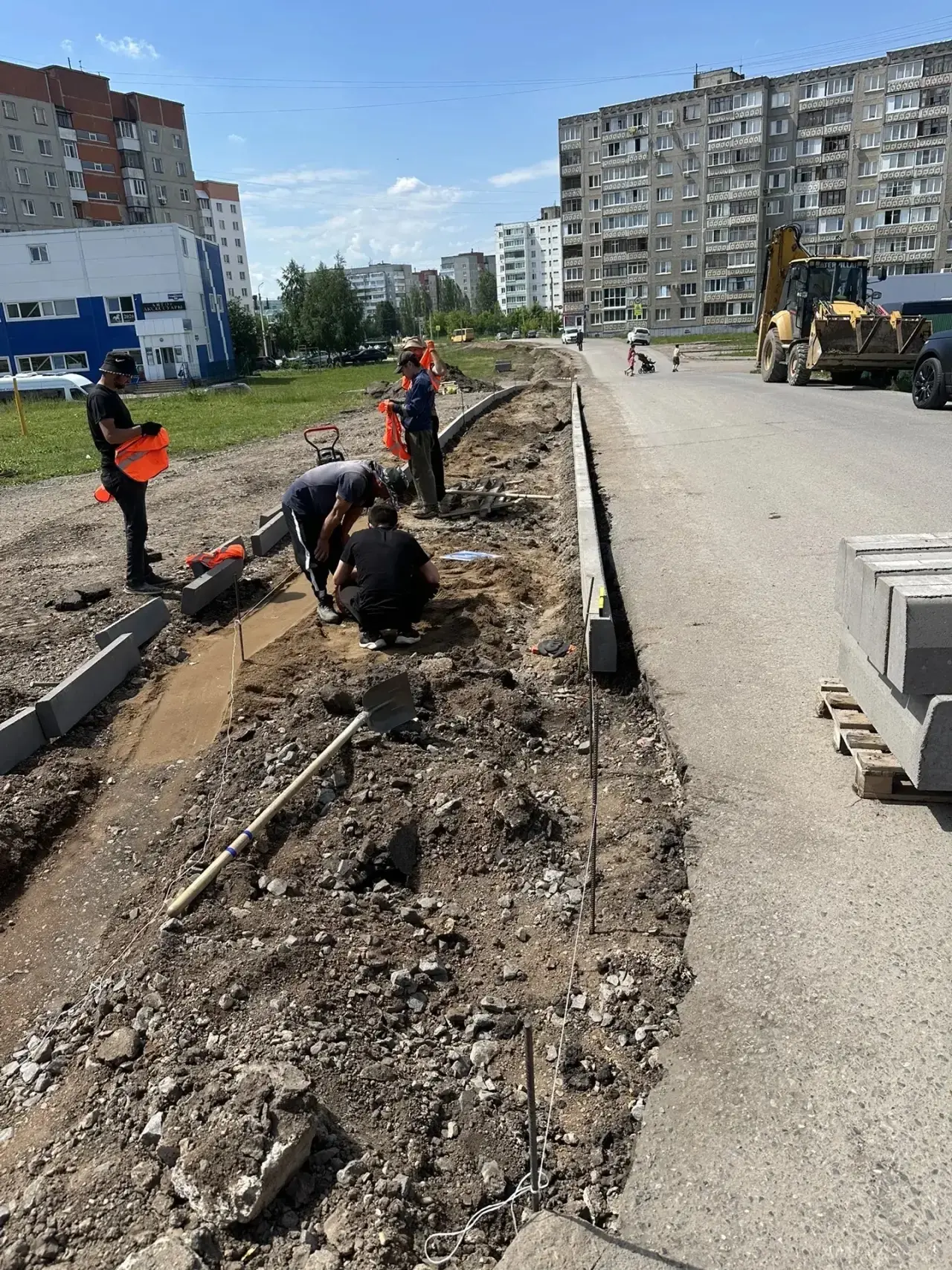Мы активно работаем над благоустройством в рамках двух городских программ: «Дорога к знаниям» и «Дор