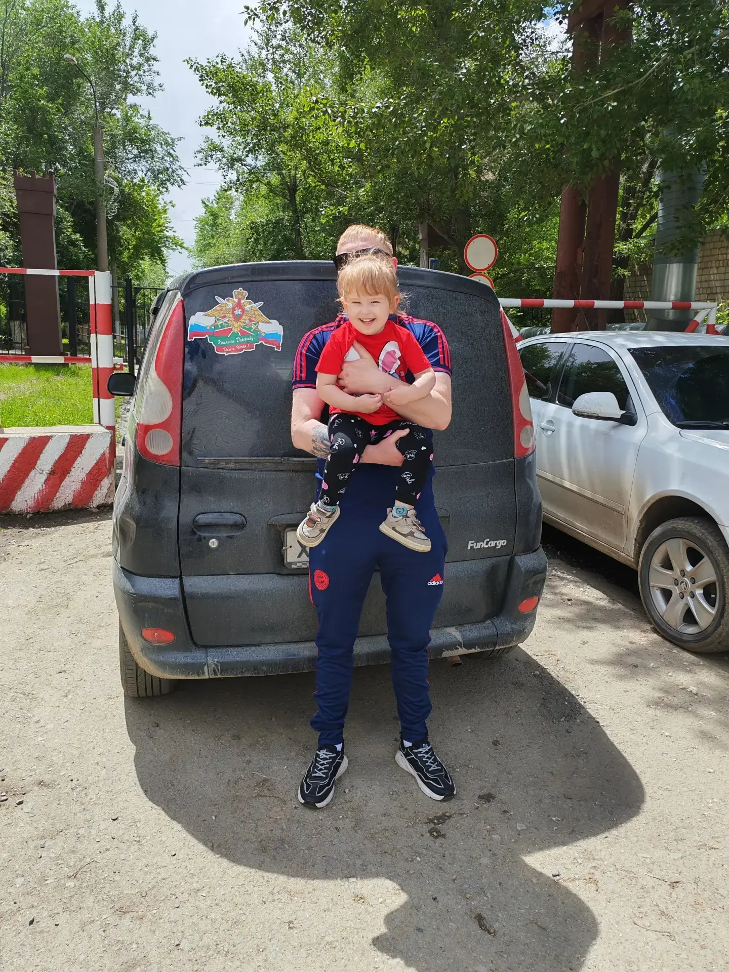 Фотоохота "Найди Герб России" продолжается.
Смотрим на ваши снимки и радуемся: оказывается, главный 