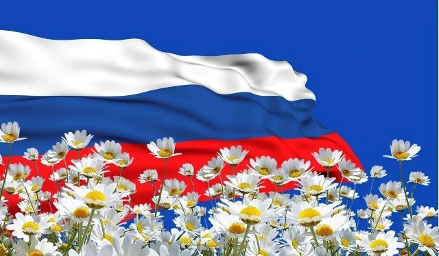 Дорогие друзья ! 
Сегодня  мы отмечаем 35-ю годовщину возрождения Краснояружского округа и День Росс