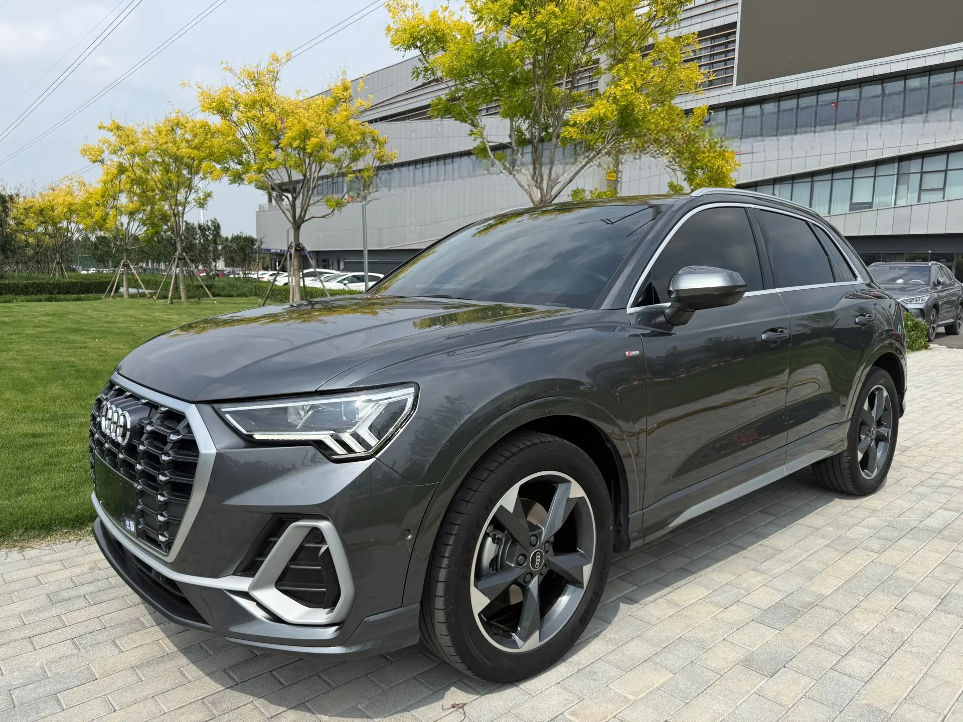🇨🇳 Доступен к заказу из Китая 🔥

Audi Q3 35TFSI Fashion Dynamic Edition 2023 — премиальный кроссо