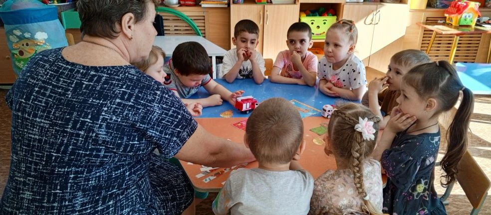 В рамках празднования Дня пожарной охраны России в группе "Звёздочки" прошло познавательное занятие 