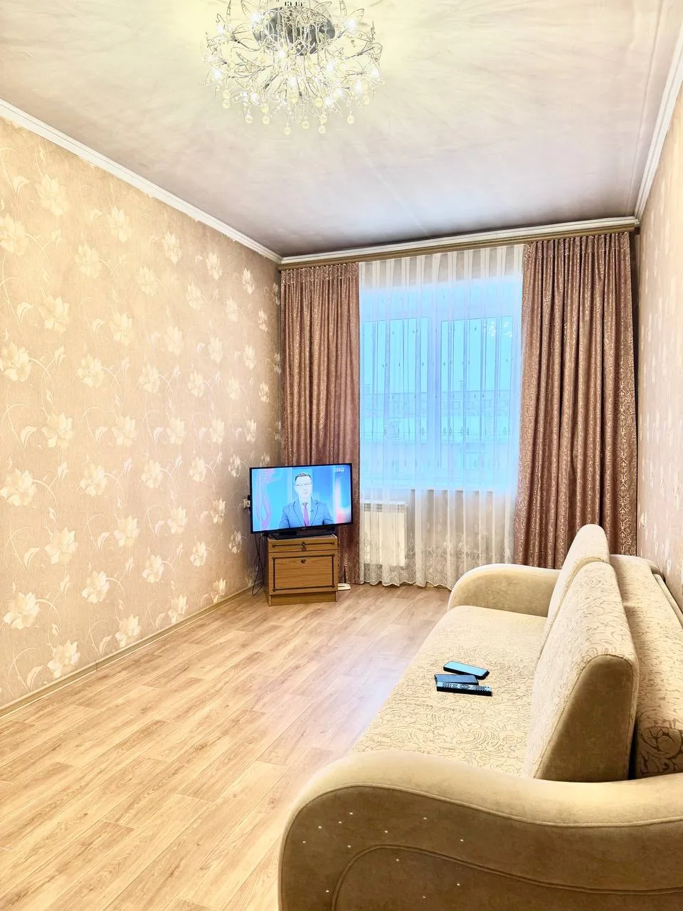 Продается 1-к квартира Зеленый клин, Стахановская 2/2 новый кирпичный дом, 41,5 м2, кухня-гостиная 1