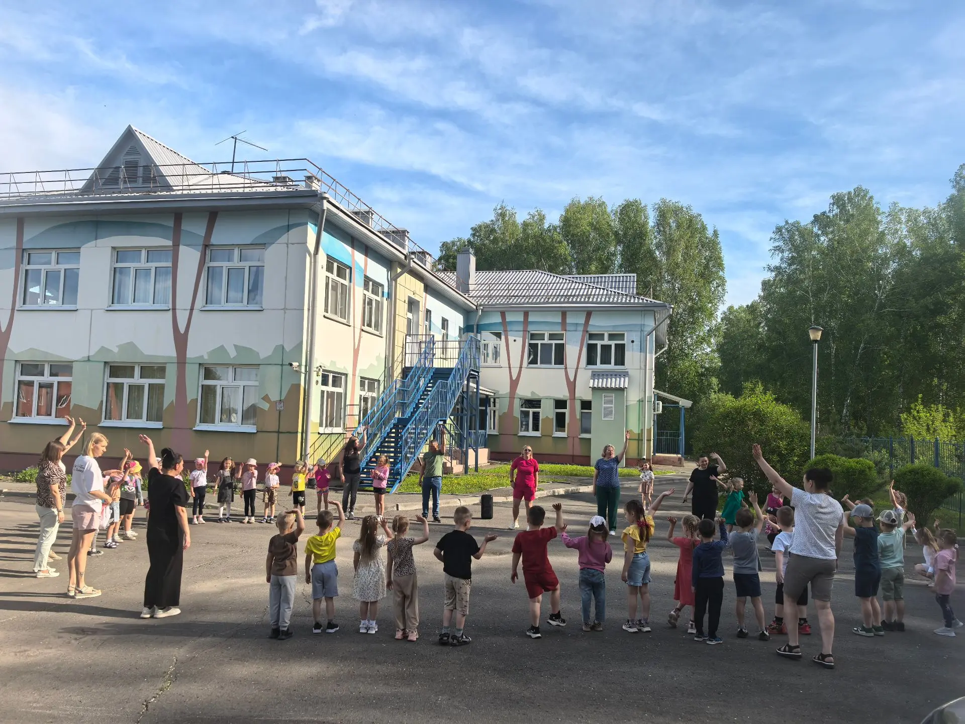 Парная гимнастика с родителями  — это совместная физкультурно-оздоровительная деятельность, направле