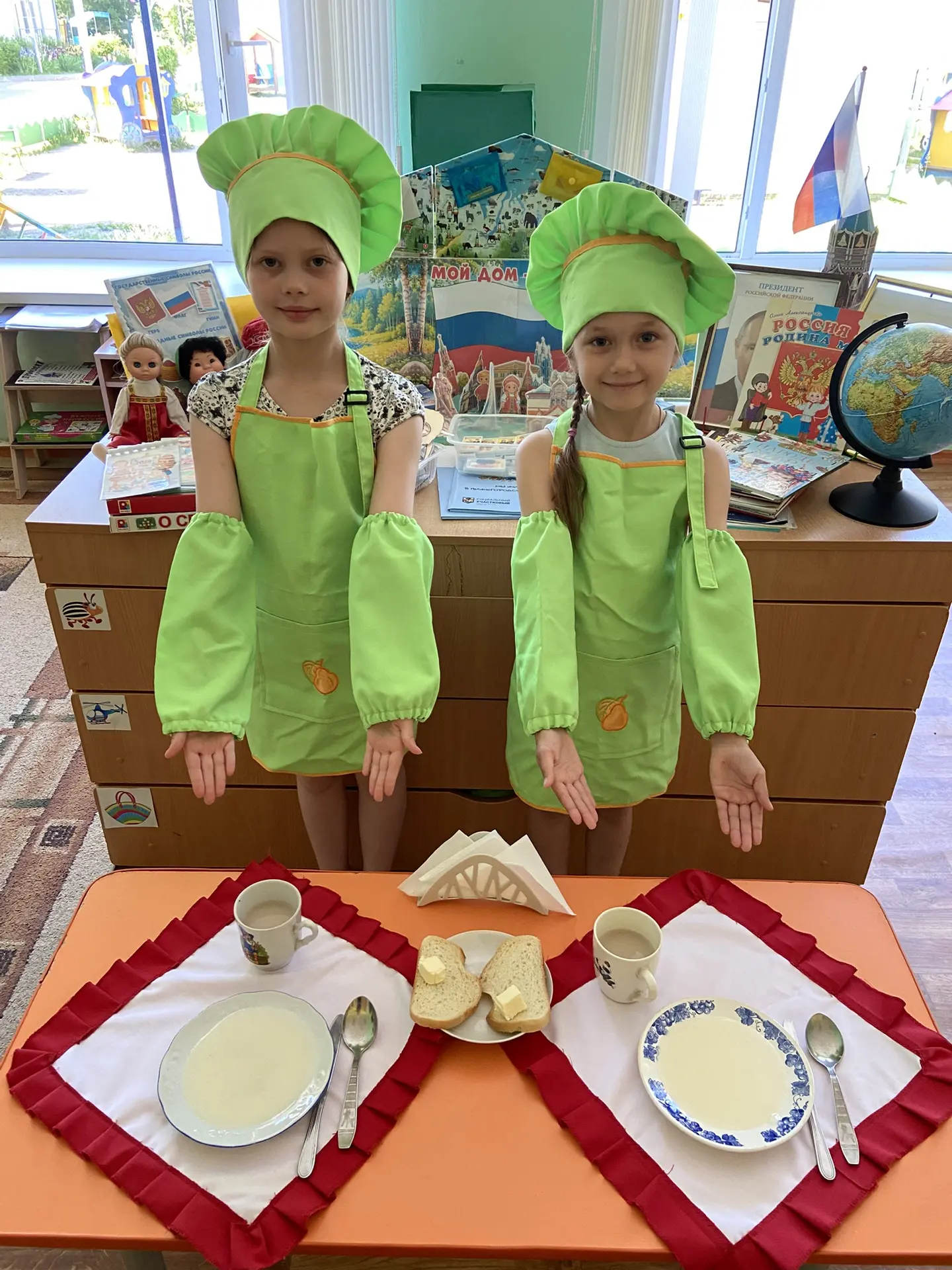 На связи рубрика "Вкусные будни"
Сегодня в нашем детском саду на:
🍽️Завтрак - каша молочная жидкая 