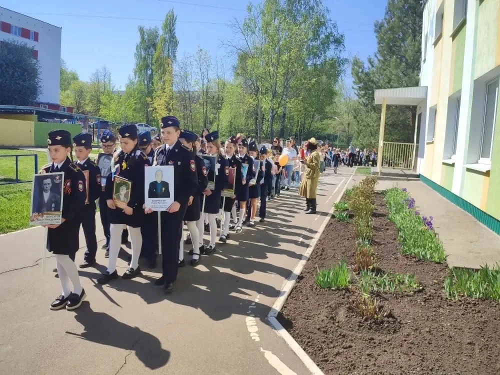 Сегодня в нашем детском саду прошла акция «Бессмертный полк»  — это патриотическое мероприятие, одно