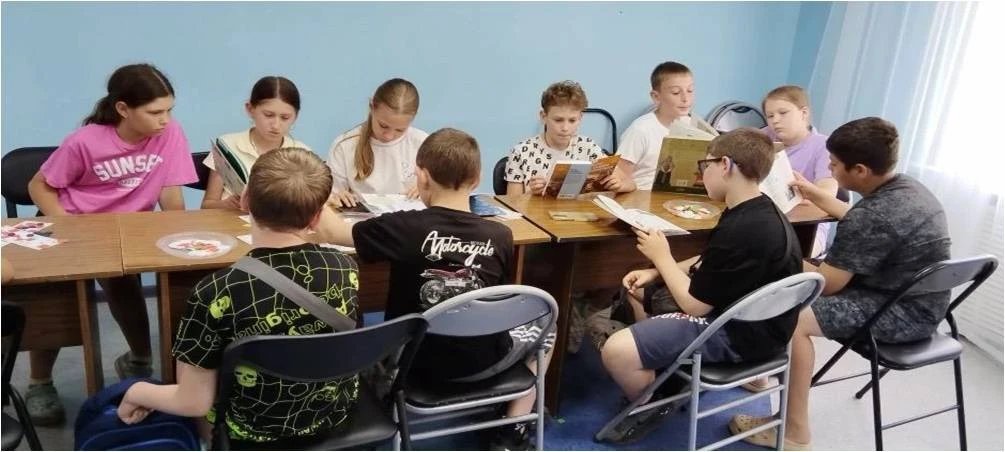 Россия — это мы! 🇷🇺

В преддверии Дня России в летнем лагере «Радуга» (на базе Ясногорской СОШ) бы