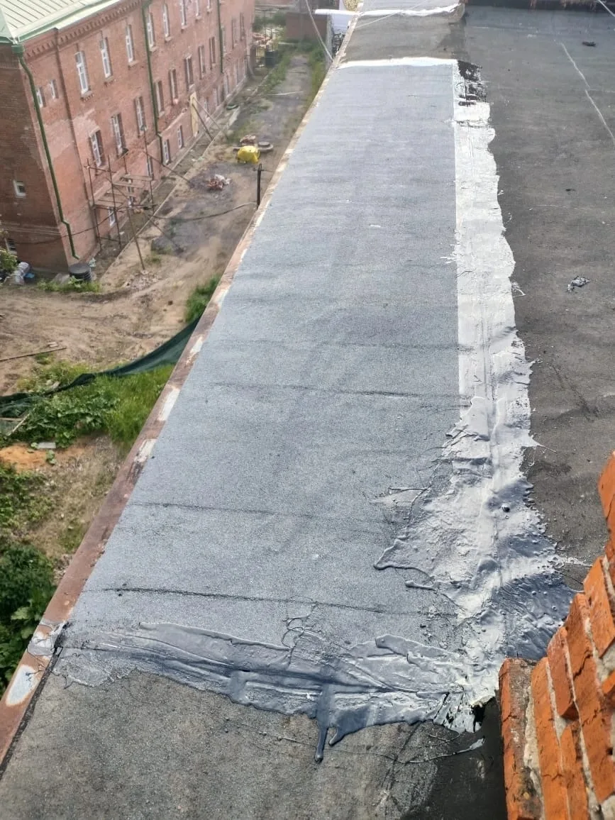 Уважаемые жители! 🏡
Сотрудниками УК ООО «СП ЖЭК» проводятся плановые работы по текущему ремонту кро