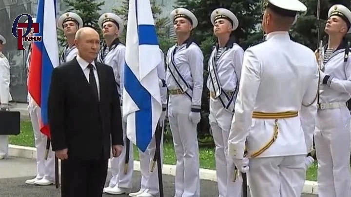 🇷🇺 Путин в День ВМФ: флот ждут дома с победой

Торжества в Главном Адмиралтействе обошлись без пар