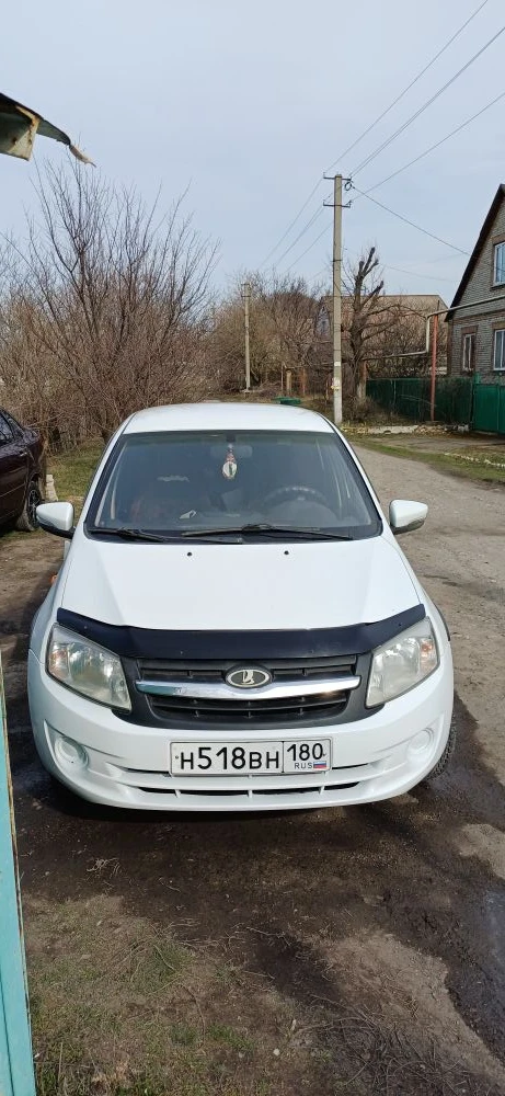 Продам авто в хорошем состоянии без дтп в родном окрасе ,весь обслужен ,пробег 175000 ,цена 300000р 