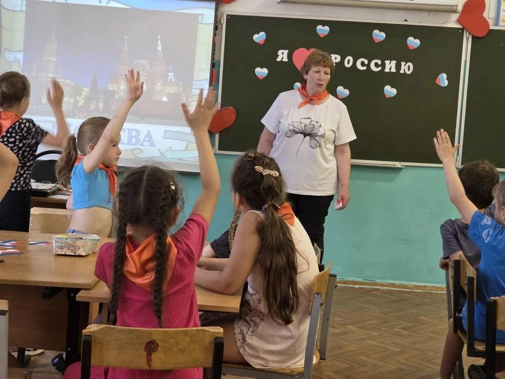 ☀️СОЛНЫШКО☀️

💫Отлично провели 9й день смены ребята лагеря с дневным пребыванием "Солнышко".
💫В пр