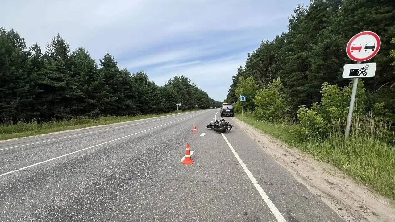 😳 В Орехово-Зуево мотоциклист пострадал в ДТП с грузовиком. Возле деревни Хотеичи водитель грузовог