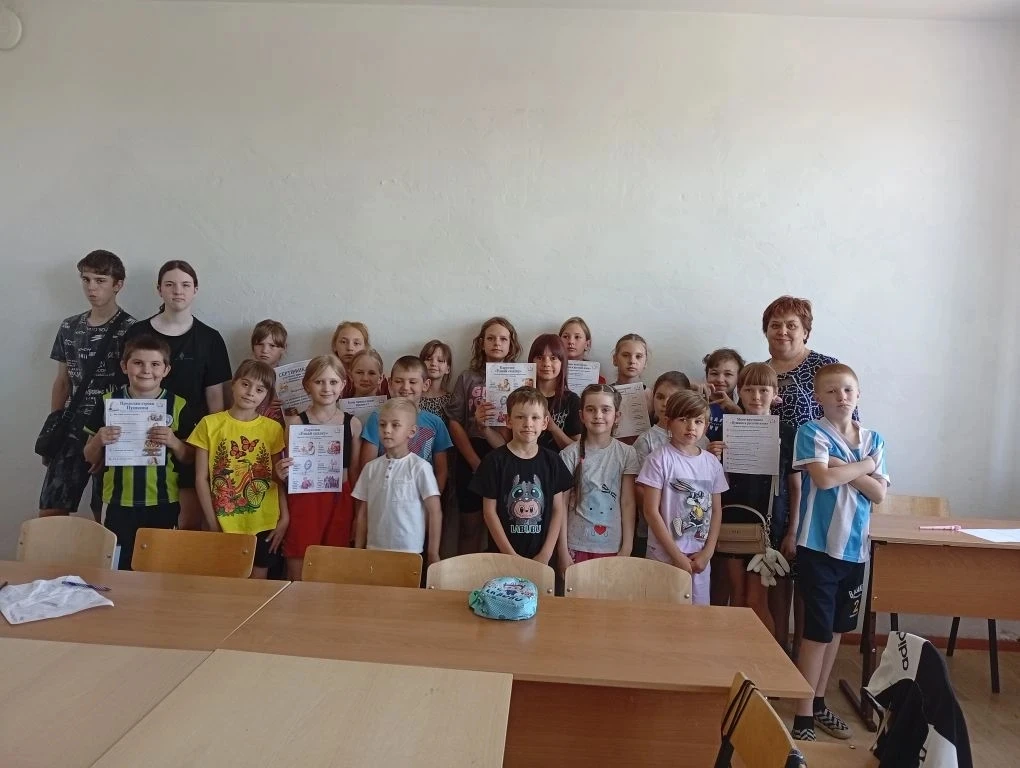 5 июня в лагере «Солнечное лето» прошел день, наполненный звучанием великого русского слова 🇷🇺.

П