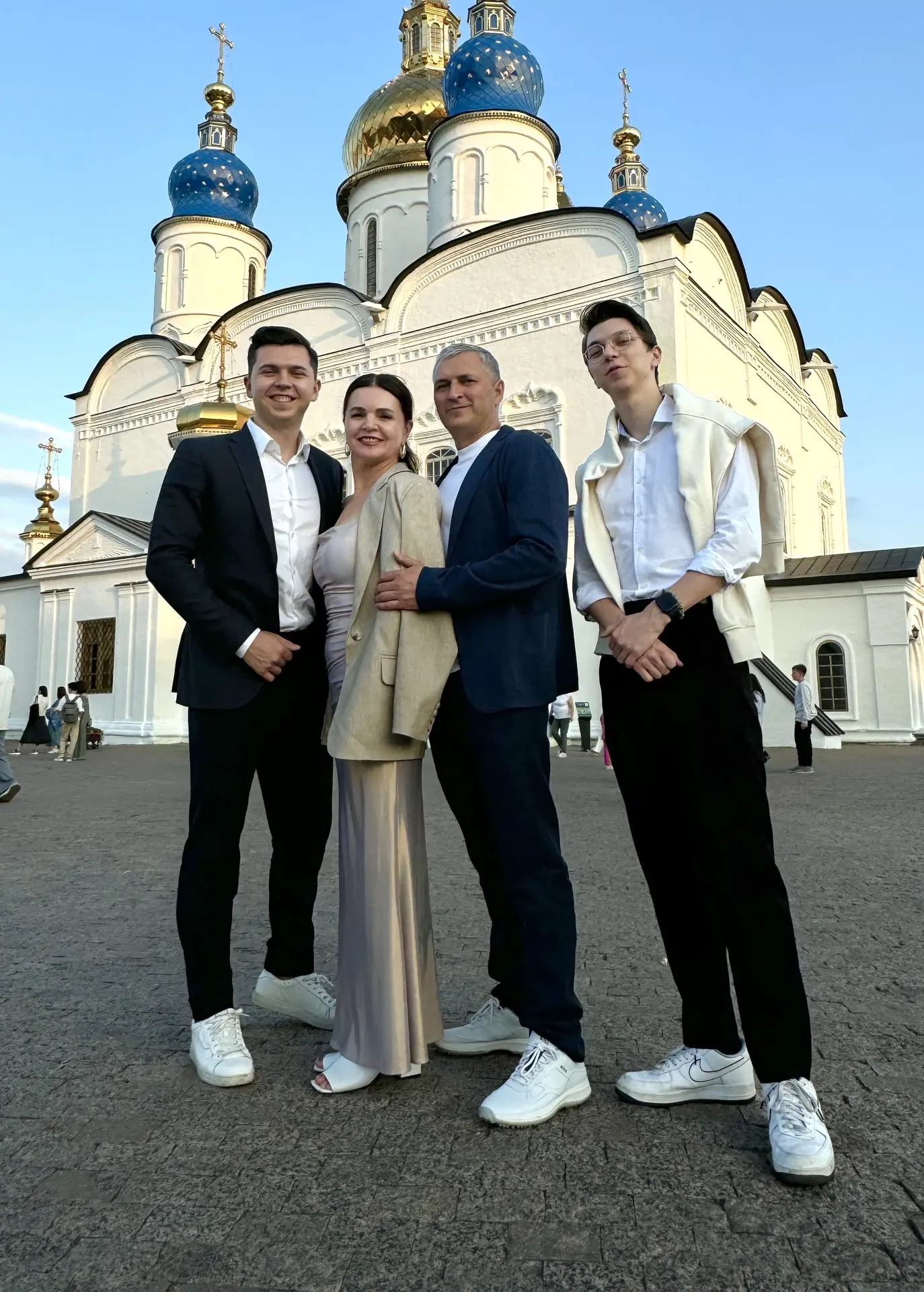 🌼Дорогие друзья! В этот июльский день, когда сама природа дарит нам тепло и свет, мы отмечаем один 