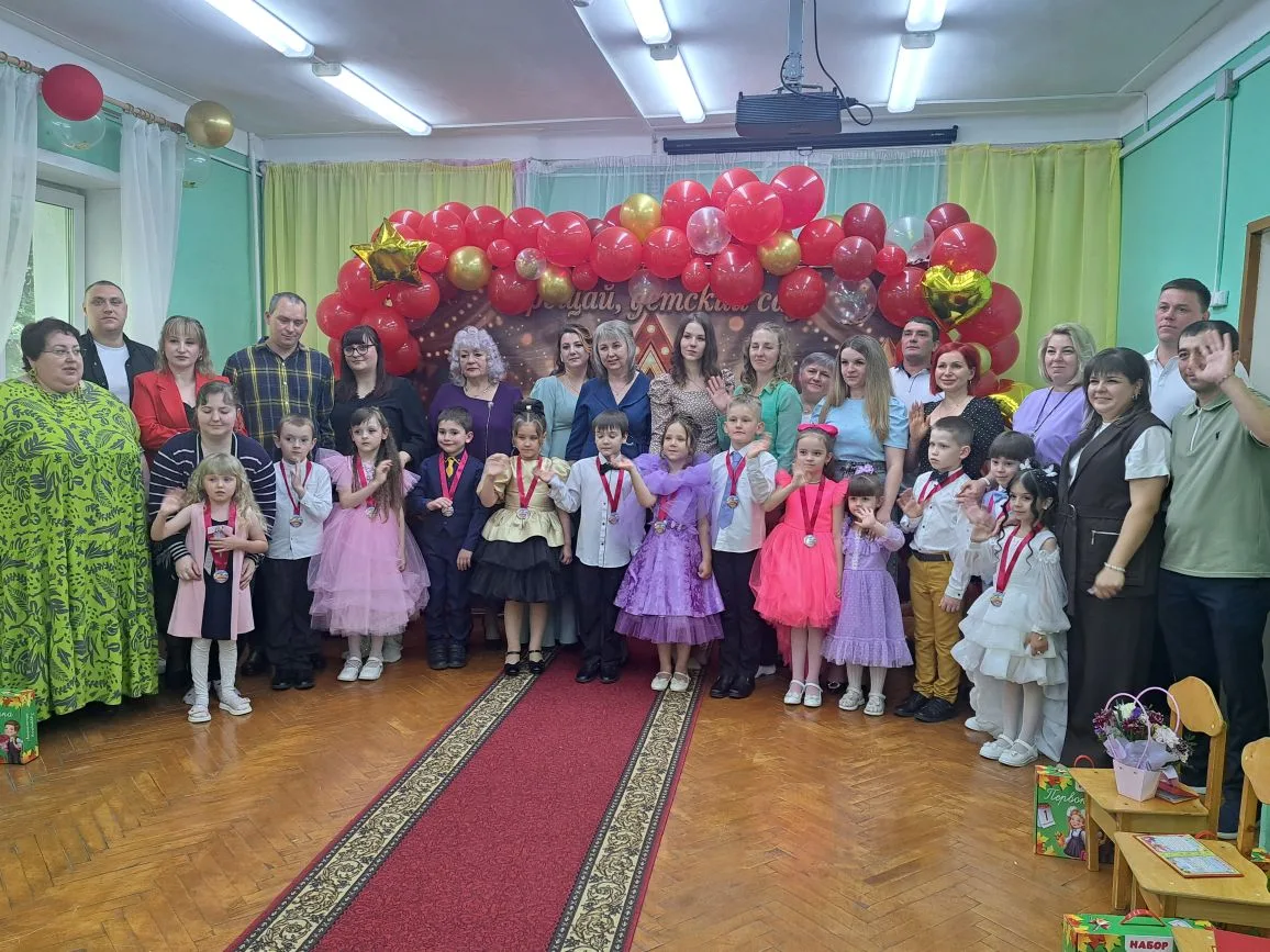 Выпускной бал в детском саду – это самый трогательный, самый душевный из всех праздников. Быстро про