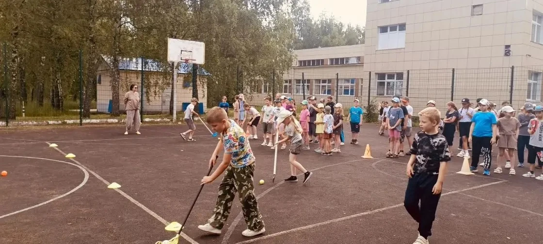 Сегодняшний день в лагере был невероятно насыщенным и познавательным! 🌊🏕️

🤸‍♂️ С самого утра реб