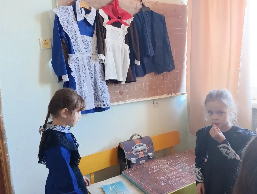 🎗«Орлёнок - Хранитель исторической памяти» 2 класс

⚡Во 2 классе завершили образовательный трек «Ор