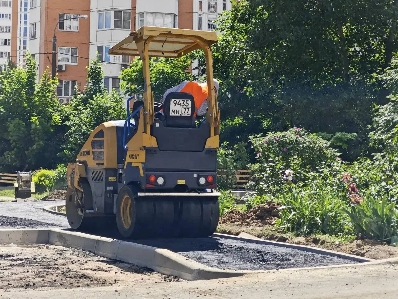 🛠Работы по благоустройству дворов пройдут в Марьино Граде.

В рамках обновления территории Филимонк