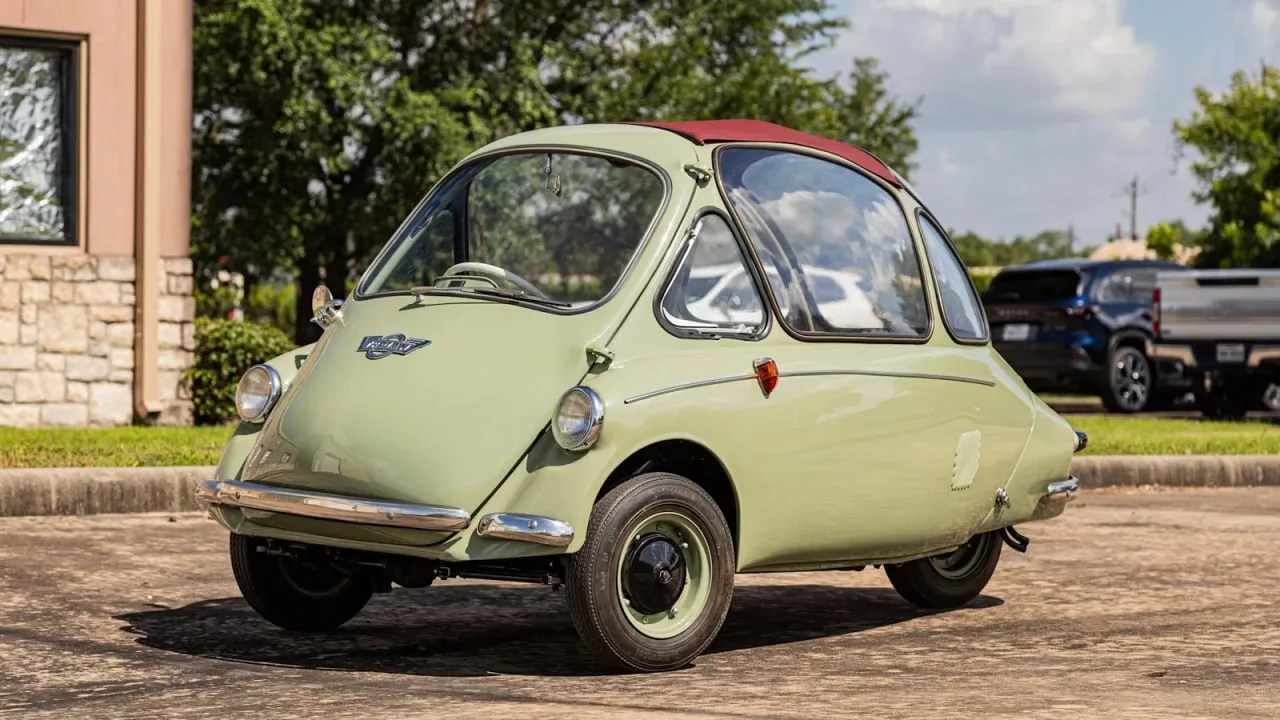 На аукционе Mecum в октябре выставят редкий Trojan 200 — британский конкурент BMW Isetta с передней 