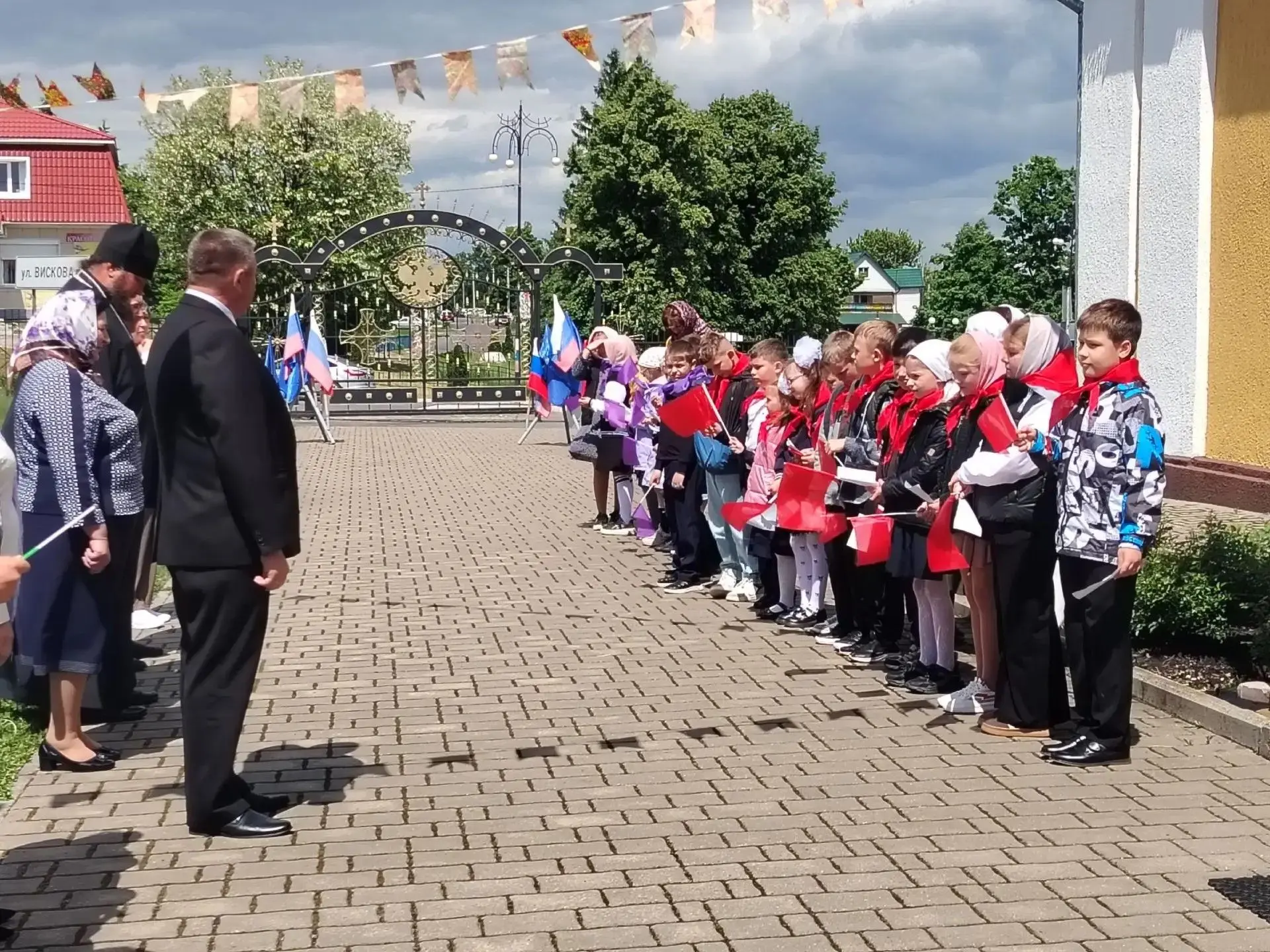 Сегодня состоялось торжественное открытие смены в детском православном лагере, организованном при Ни