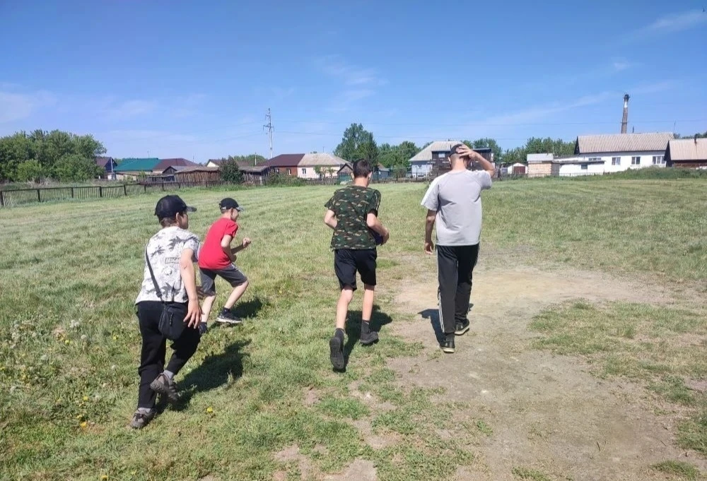 Школьный двор — это не просто территория, где проходят уроки физкультуры. Это настоящее сердце школы