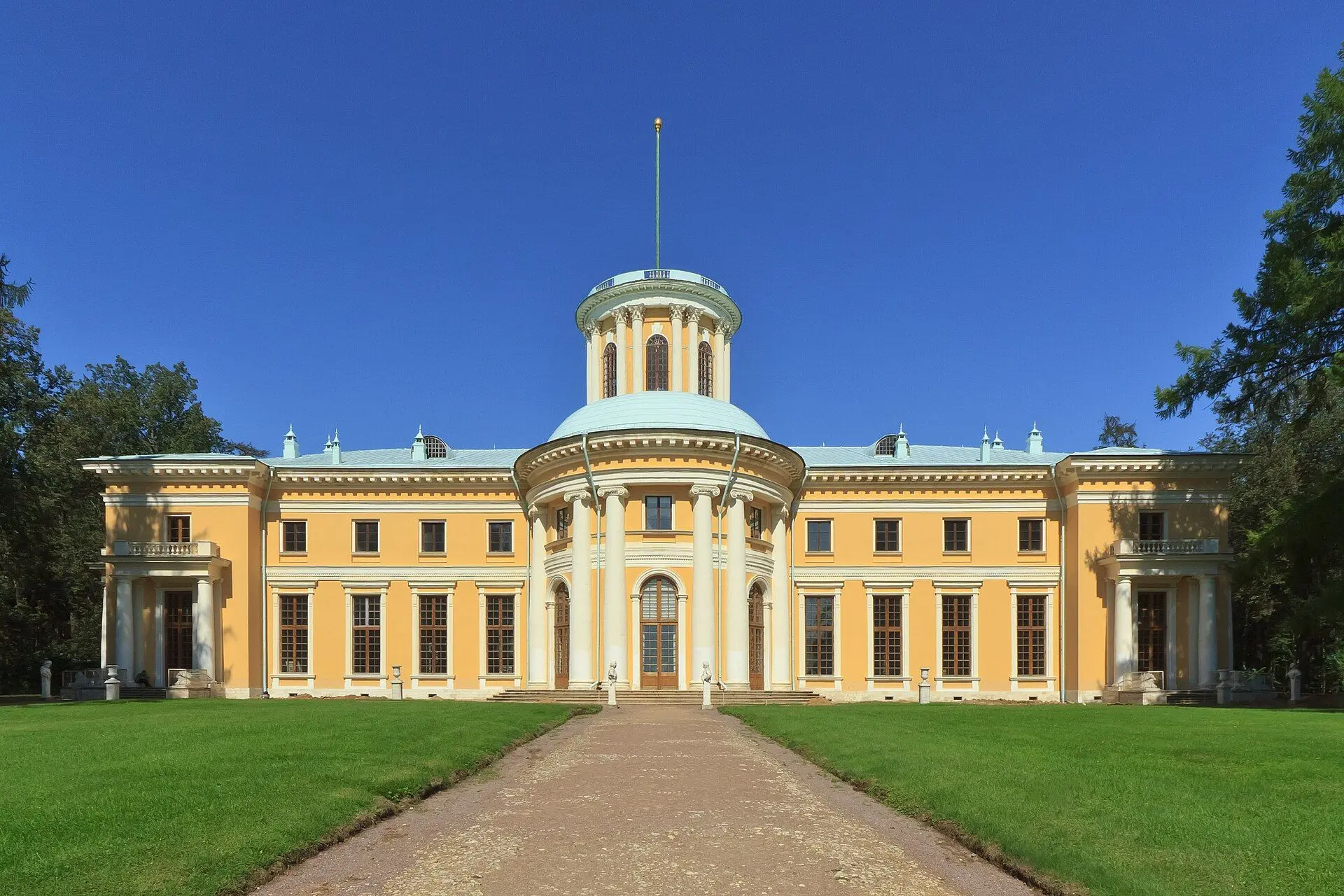 🏘️5 красивых усадеб Подмосковья, куда стоит съездить весной

Весной Подмосковье выглядит совсем ина