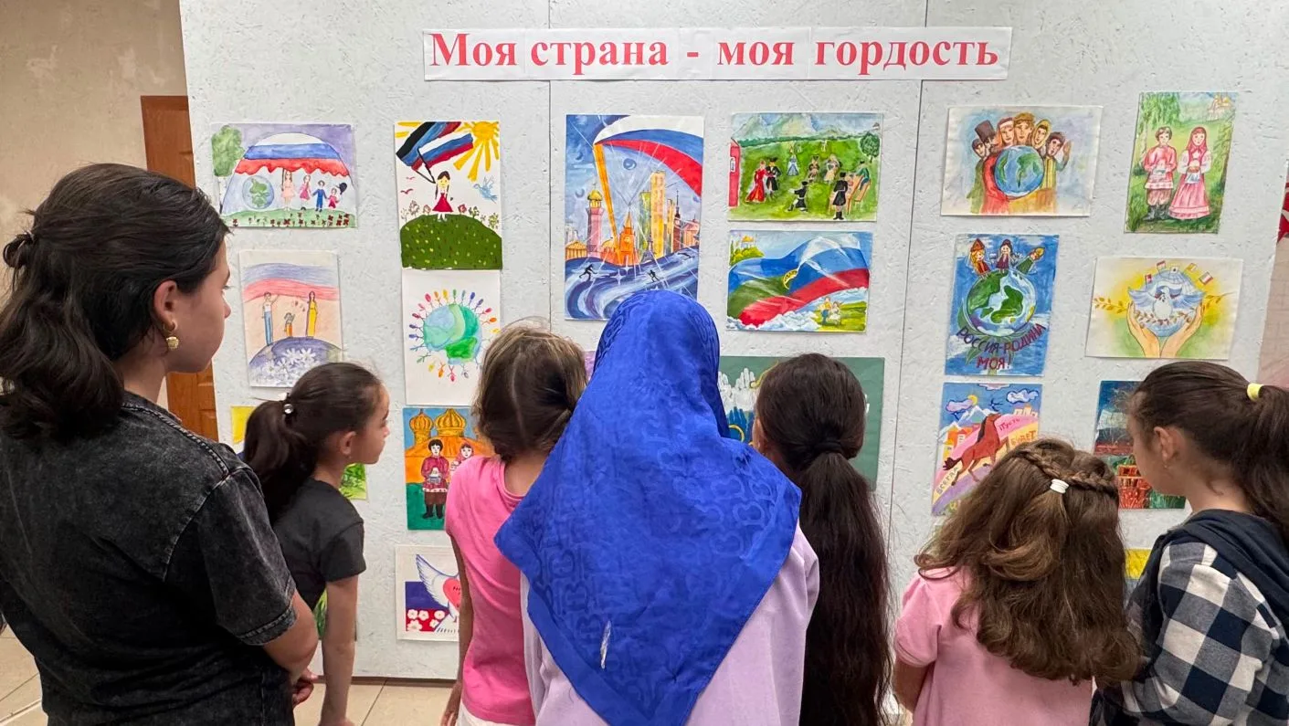 «Моя страна — моя гордость»

В МКОУ ДО «ДХШ г. Усть-Джегуты» открылась выставка творческих работ уча