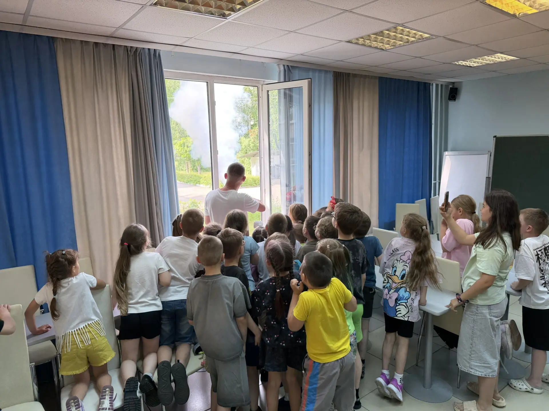 🚨 Единый день безопасности в нашем лагере: урок от Сергея Григорьевича Пастушина! 🚨

Сегодня замес