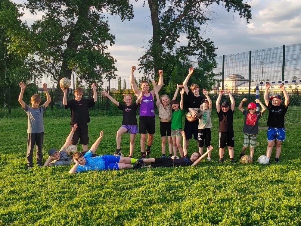 Лёгкая атлетика. Тренировки в МБОУ Хреновская СОШ 1. 🏃🏃‍♀️

Наступило долгожданное лето, и для юны