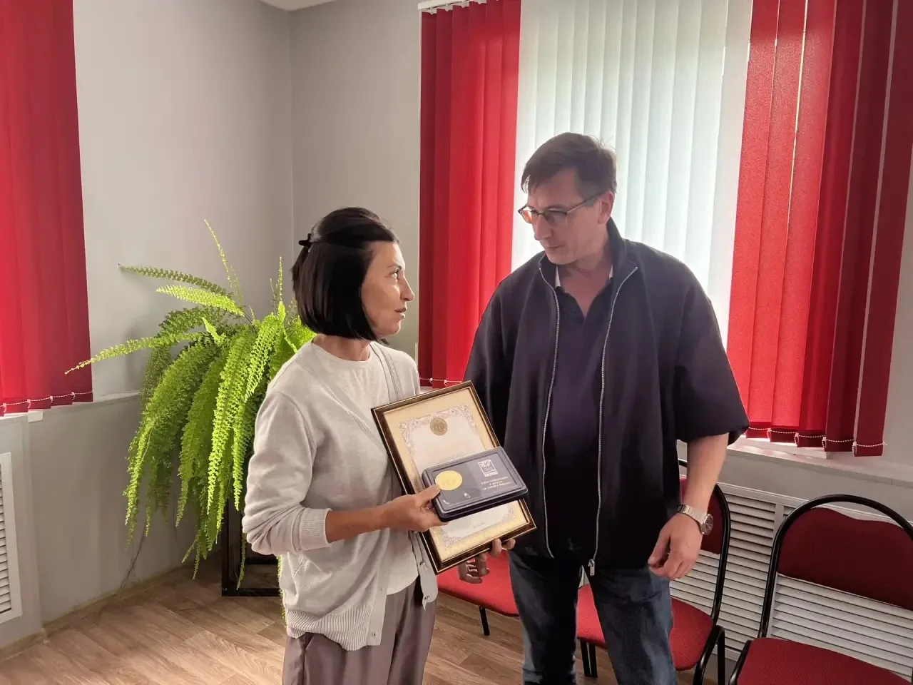 Встретился с жителями Тырмы и Аланапа, познакомился с учреждениями социальной сферы. 

Посетил школу
