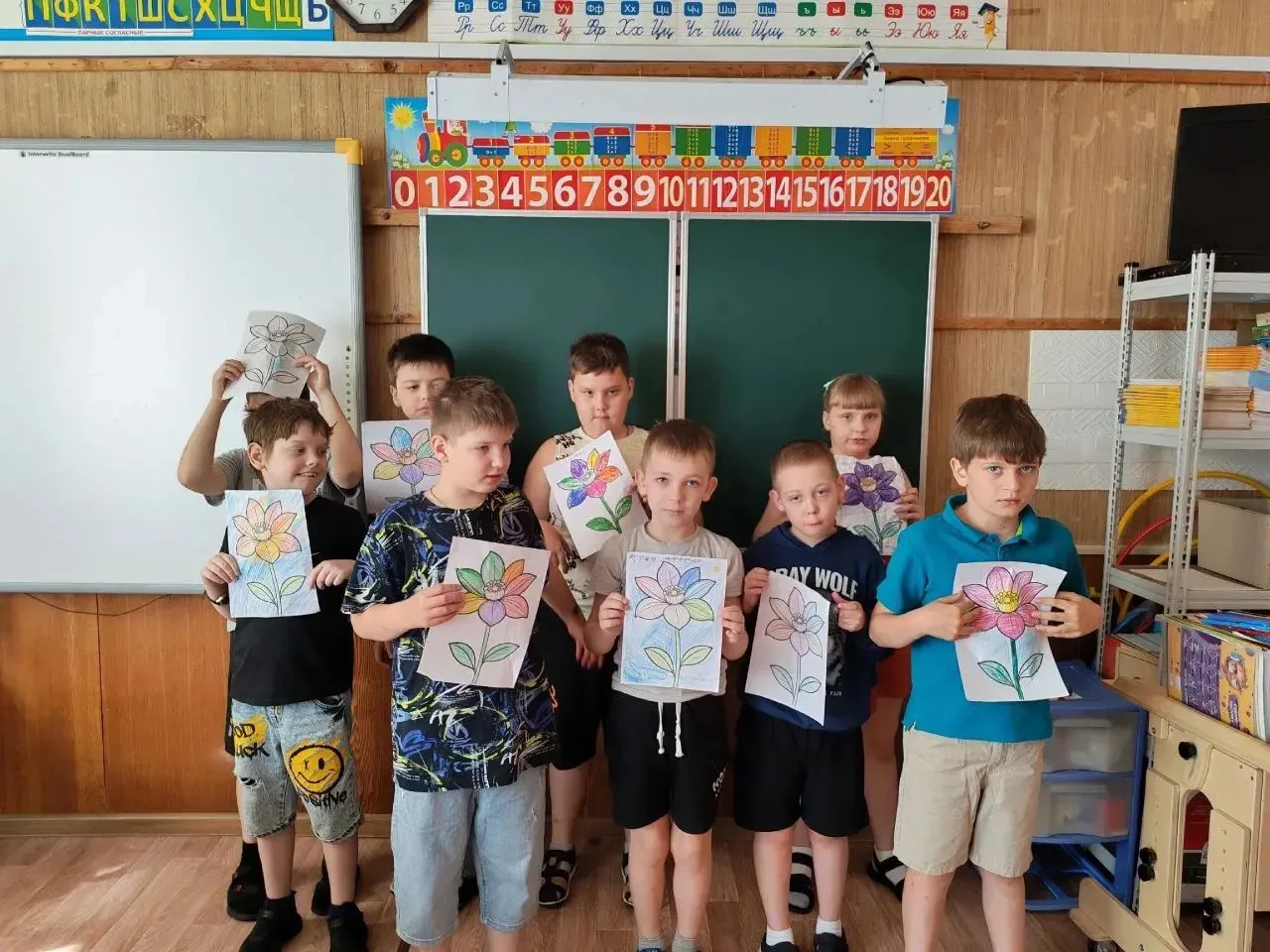🌟 Сегодня наш лагерь превратился в настоящую творческую мастерскую. Вдохновение витало в воздухе с 