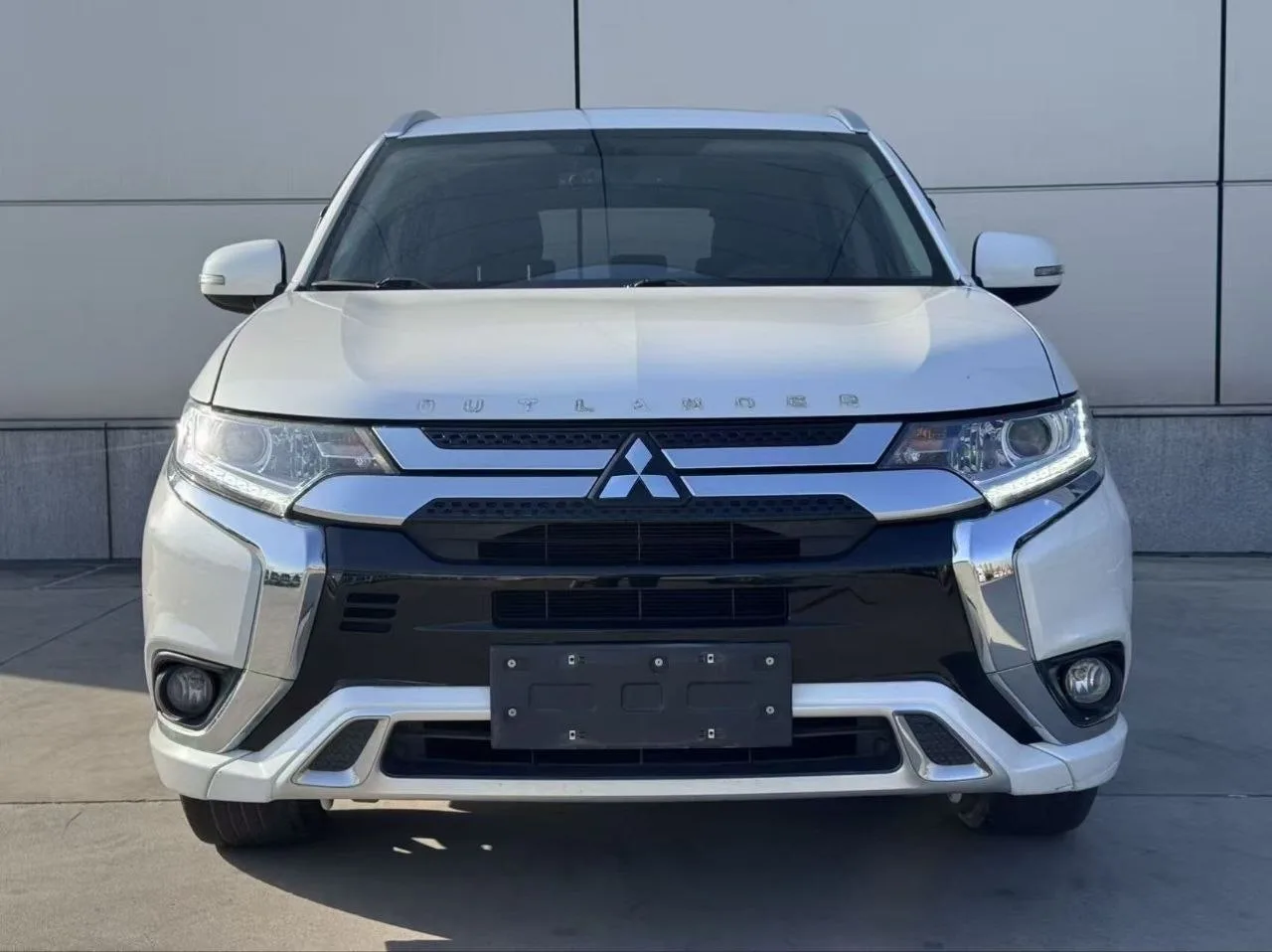 🇨🇳Mitsubishi Outlander
⏺вариант покупки автомобиля в Китае

- 2021 г.
- 2.0L  бензин
-  передний п