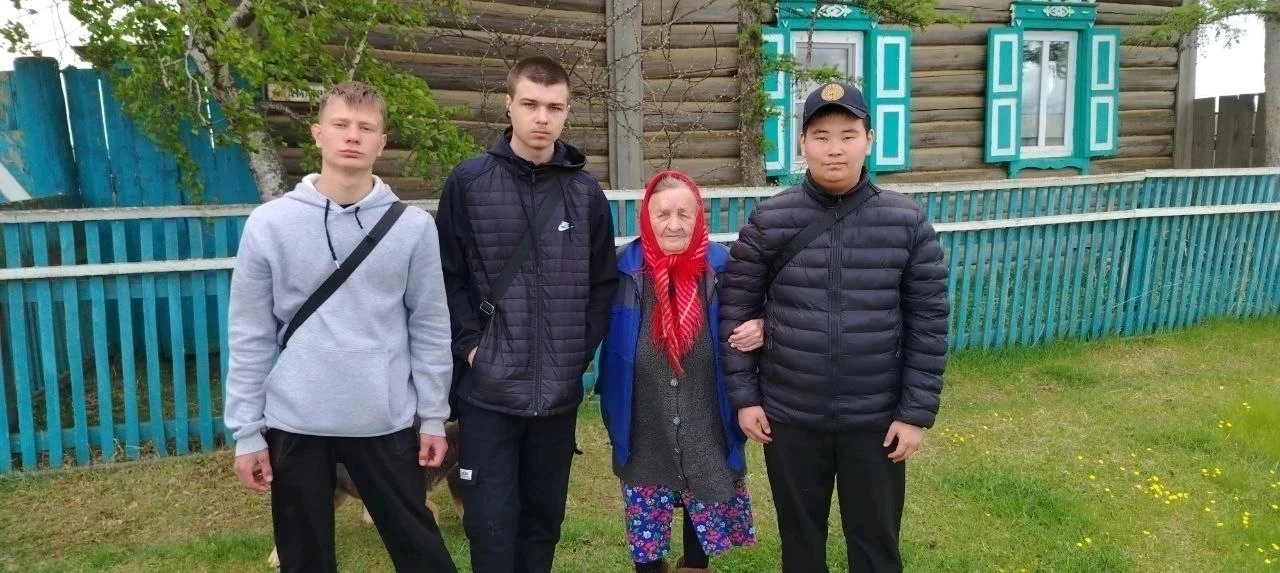 🤝 «Дедушка на час»: Еравнинский район объединился для заботы о старшем поколении

В рамках доброй т