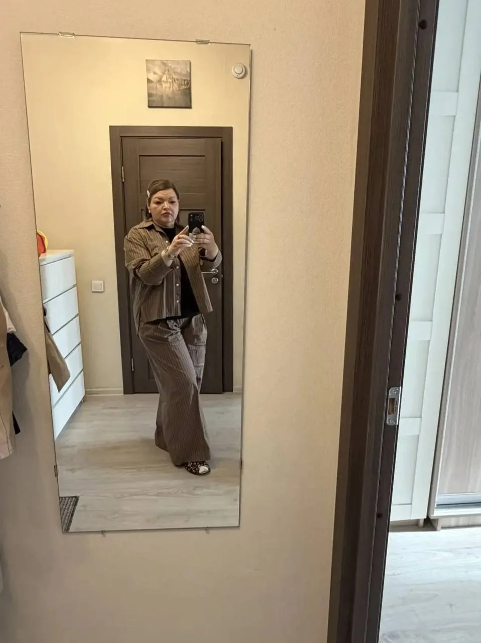 Оксана😍
С нами очень давно😘, теперь в Санкт-Петербурге живет, но выбирает всегда нас и нашу одежду